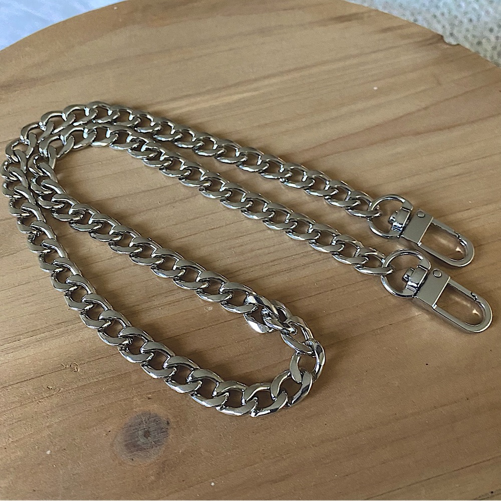 Shoulder Flat Chain Strap Replacement in Silver 18” - Picture 4 of 6